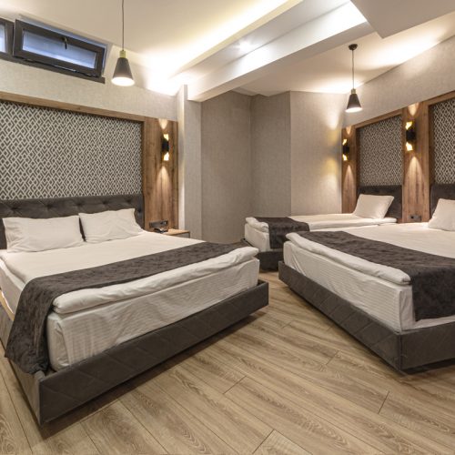Executive Queen Room With Two Queen Beds - Basement Floor